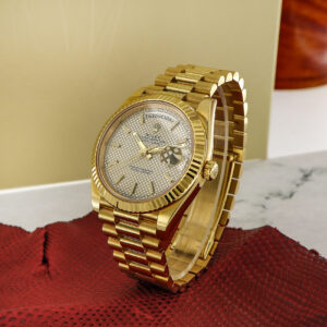 Rolex Day Date 40 18kt Yellow Gold ref.228238 Like New Full Set 2020
