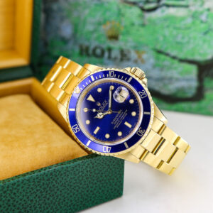 Rolex Submariner Date Blue Dial ref. 16618, with Box and Service Rolex