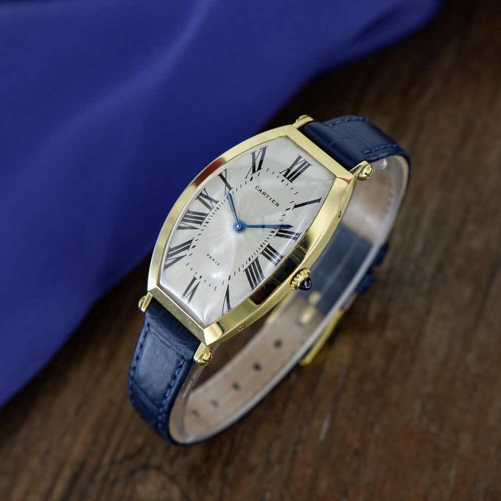 Cartier Tonneau Paris 18kt Yellow Gold, Manual Winding, From the 90s