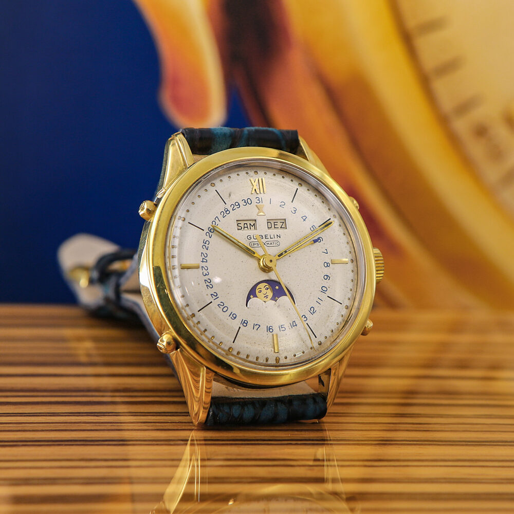 Gübelin Vintage Triple Calendar and Moonphase Ipsomatic, 18kt Yellow Gold, from 50s